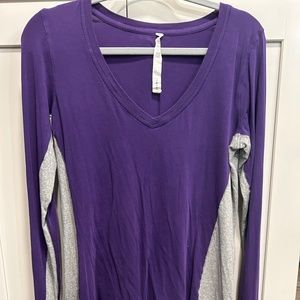 Lululemon vneck long sleeved shirt size 10